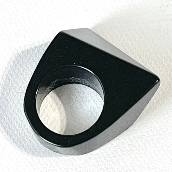 Vintage 6 Lucite Ring Black Trapezoid Statement Mid Century Modern Geometric - Picture 16 of 16